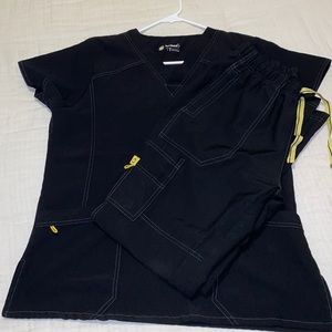 Women’s Wonder wink scrubs